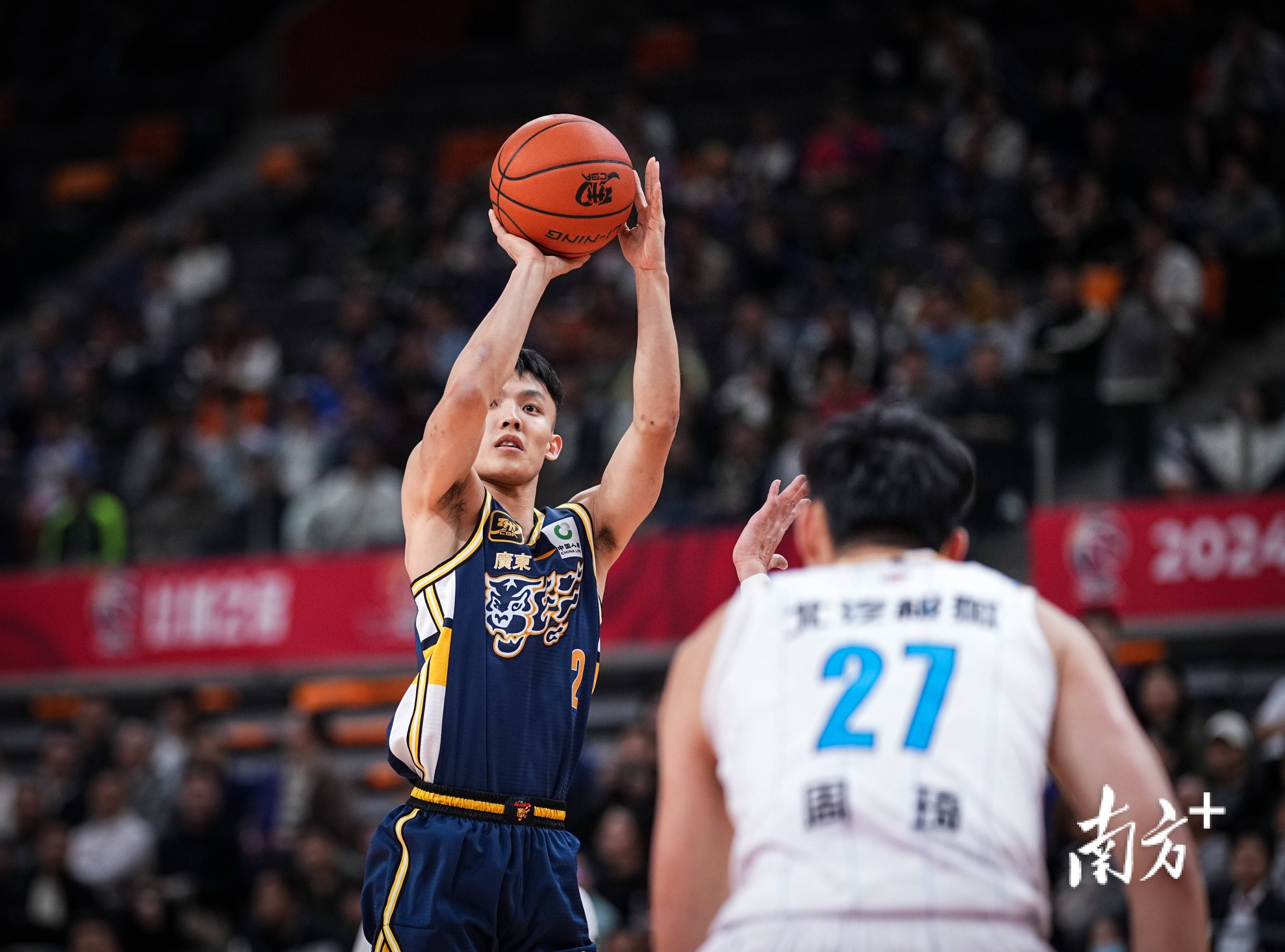 夺冠热门发力!广东队强势击败山西队的简单介绍 夺冠热门发力!广东队强势击败山西队的简单介绍