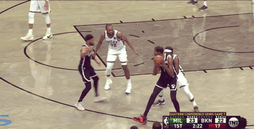 篮网艰难击败雄鹿，杜兰特绝杀