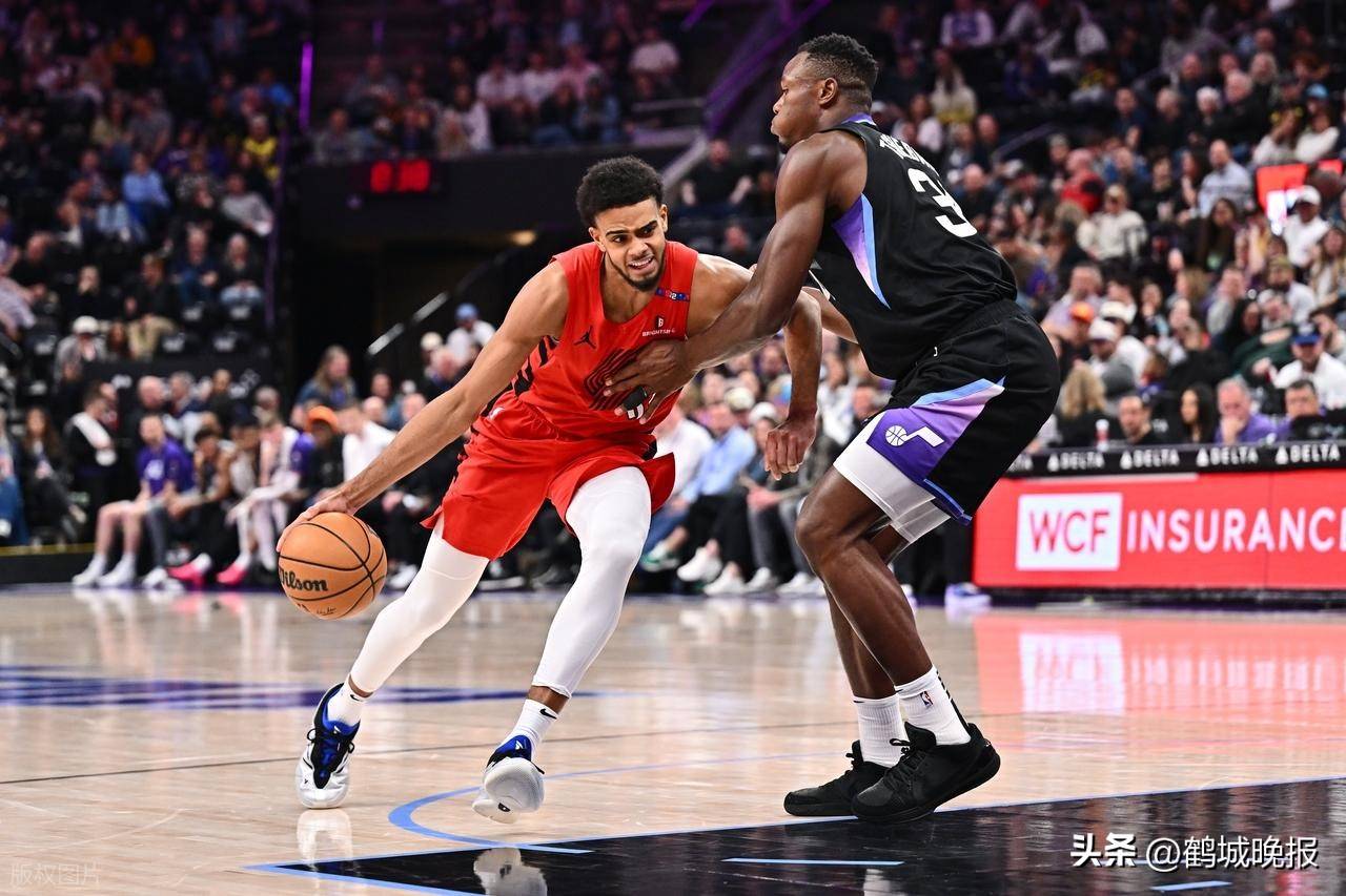 开拓者主场告捷，逆转击败太阳