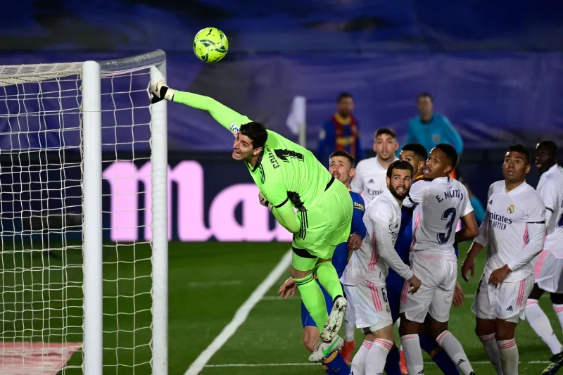 世俱杯时间-新西兰强压巴萨，库尔图瓦关键回合不手软