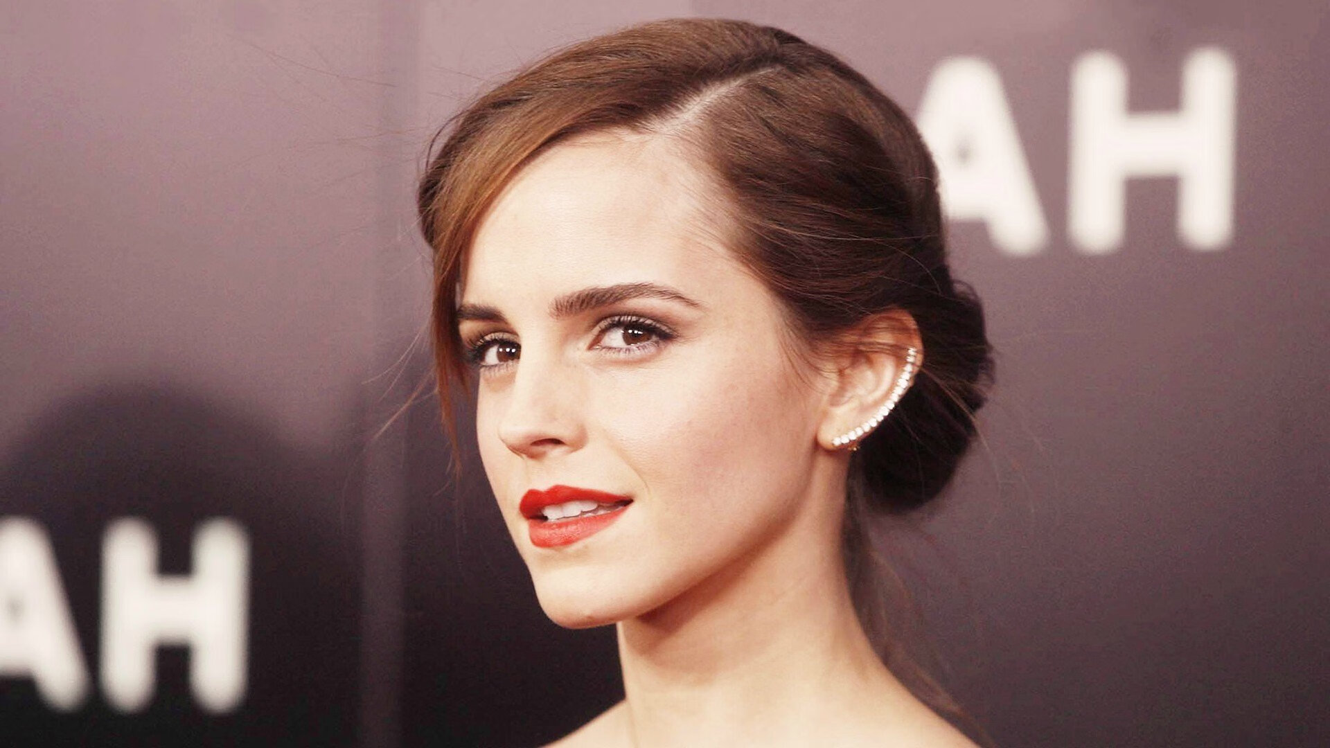 世俱杯直播-孤岛变方舟!阿克一肩扛起橙衣军团,三狮铁蹄踏碎沙漠防线