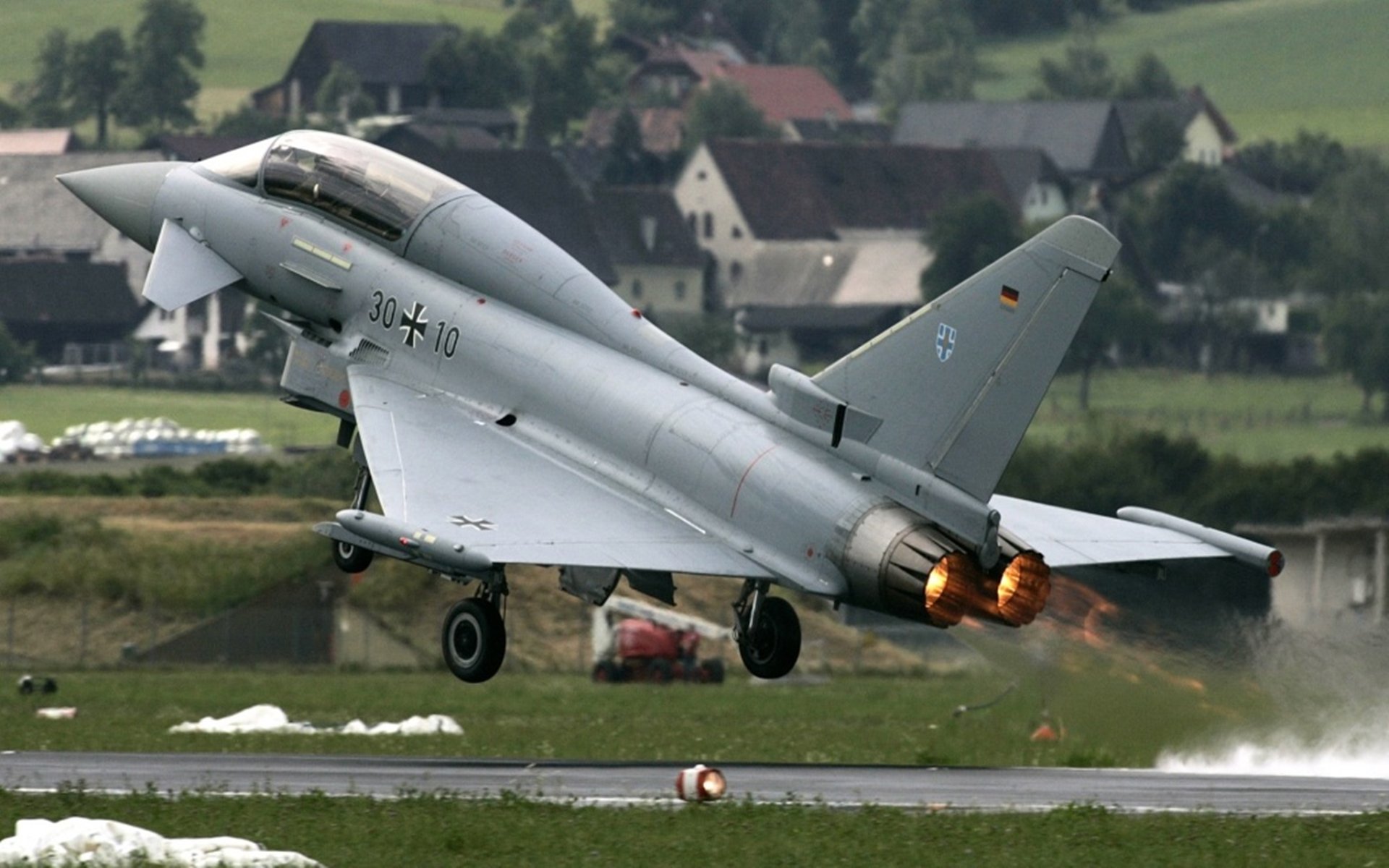 街道拐角与球场绝境,超越极限的致命弯道