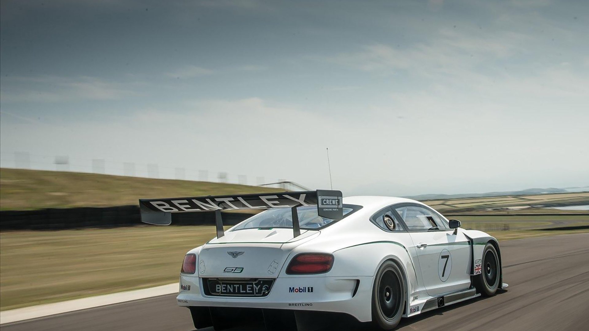 银箭与彩虹的对决，苏格兰老将加冕之夜，加纳新星王座前饮恨